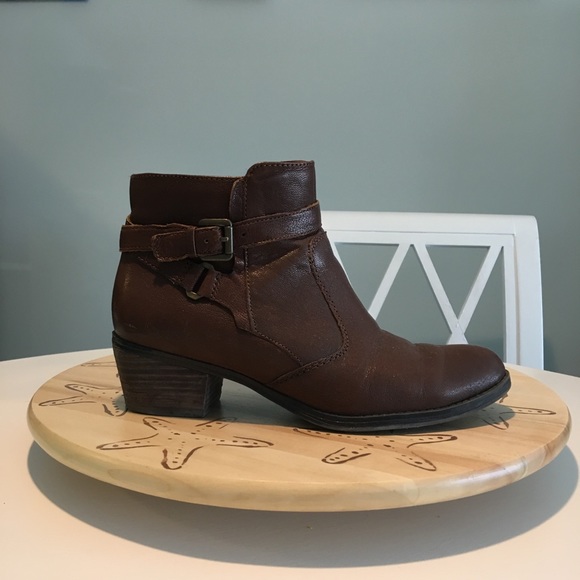 naturalizer ankle booties